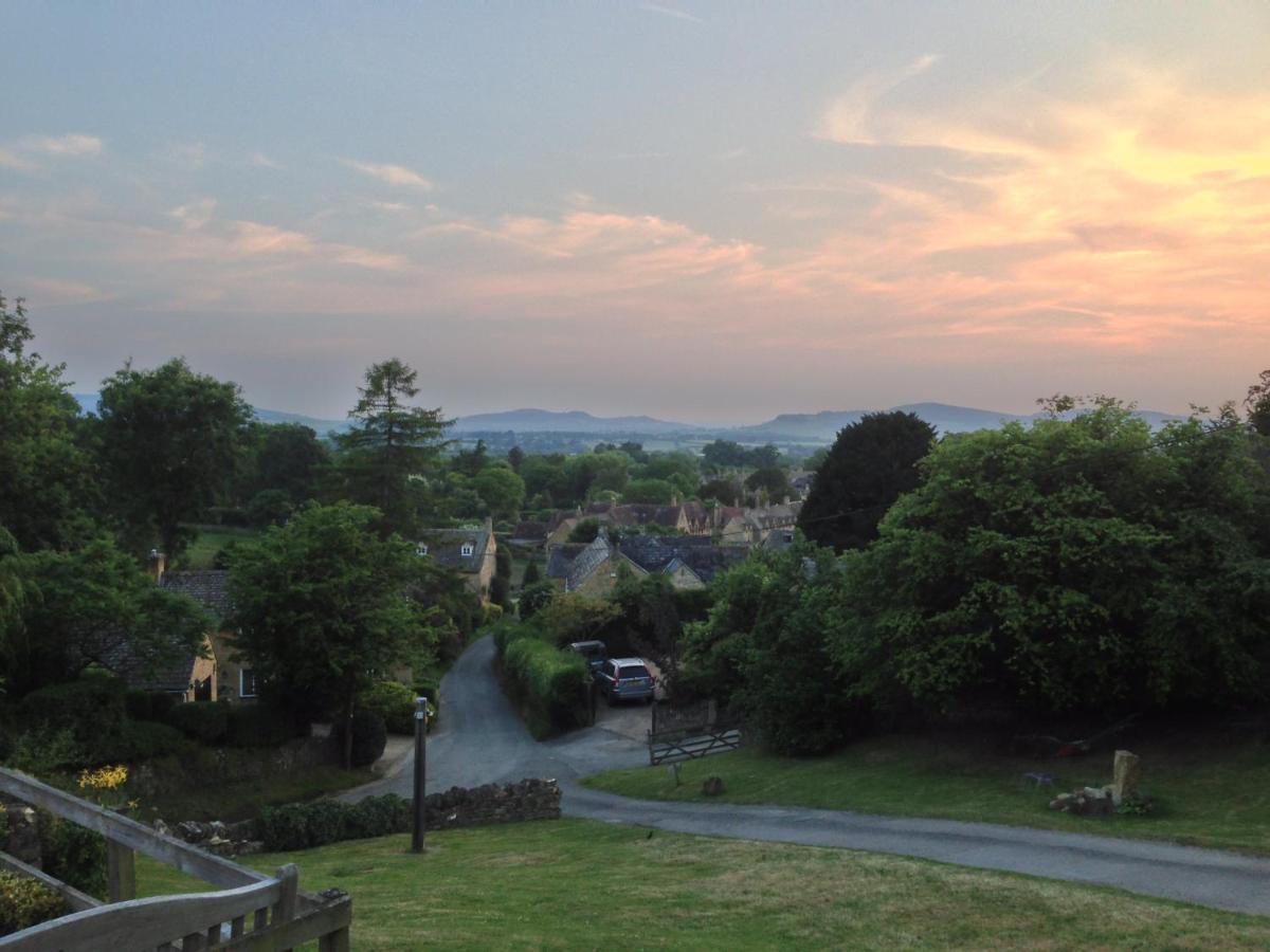 وينشكومبي Zen Cottage, Cheltenham المظهر الخارجي الصورة